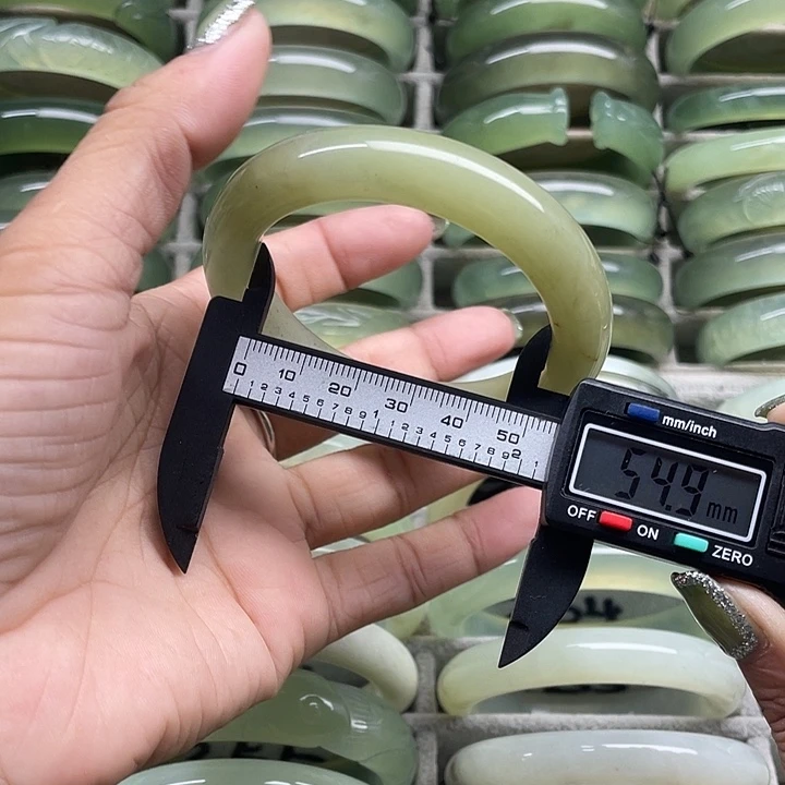 蛇纹石玉未镶嵌手镯279