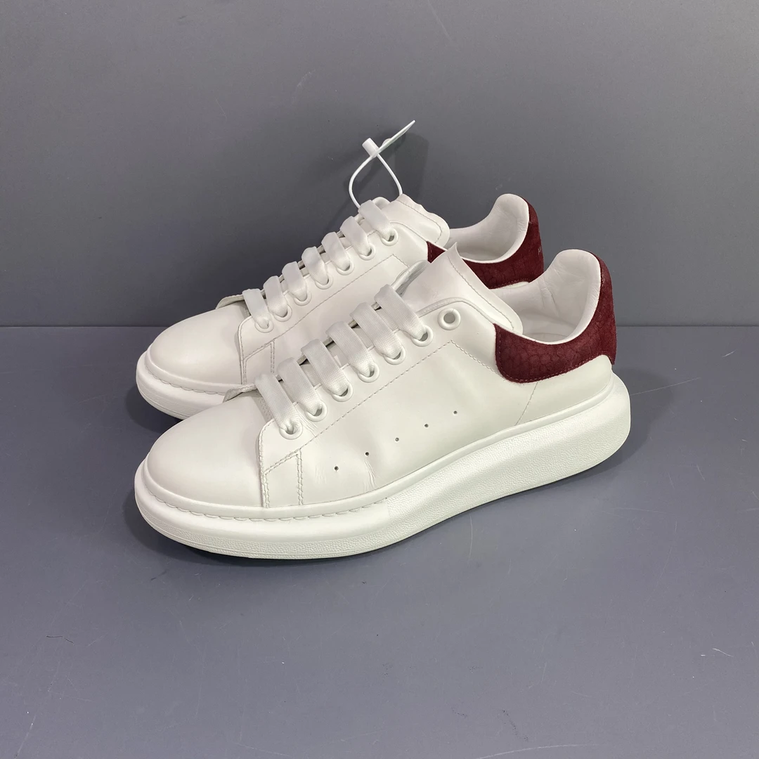 95新 Alexander McQueen/亚历山大·麦昆 42.5码 麦昆红尾 休闲鞋