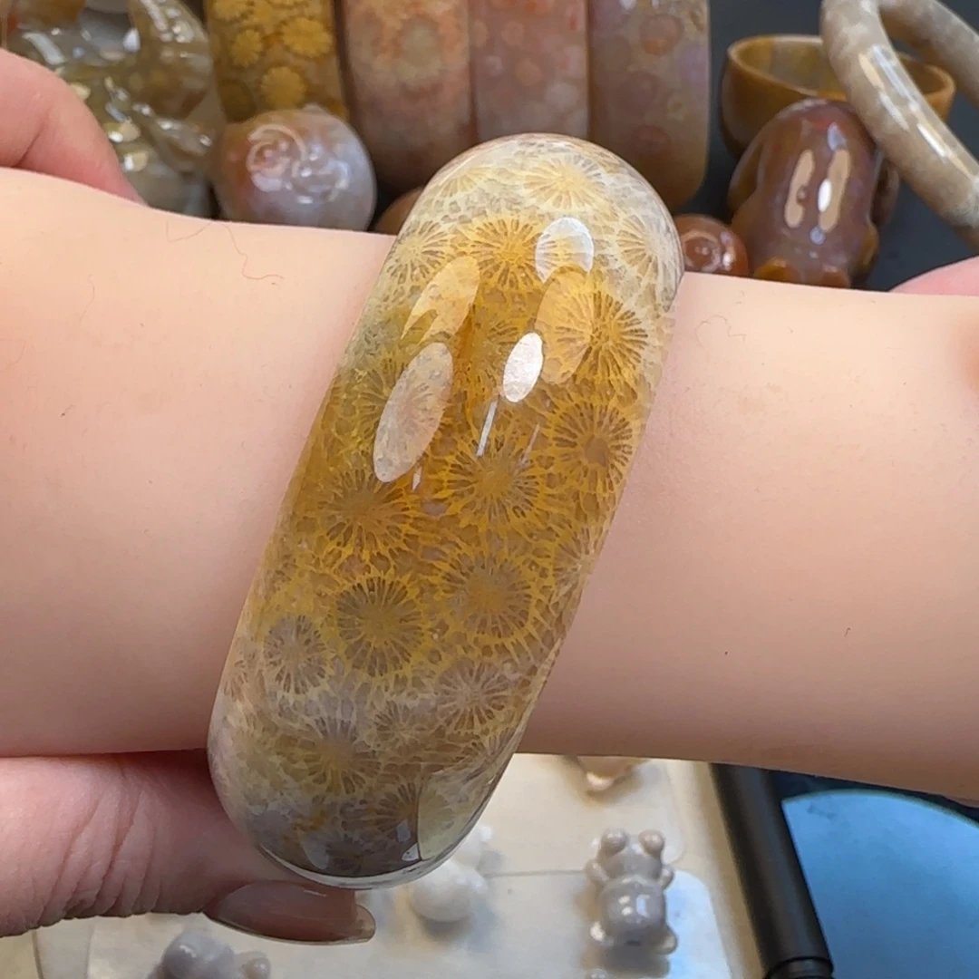 硅化珊瑚（珊瑚玉）未镶嵌手镯54-56圈