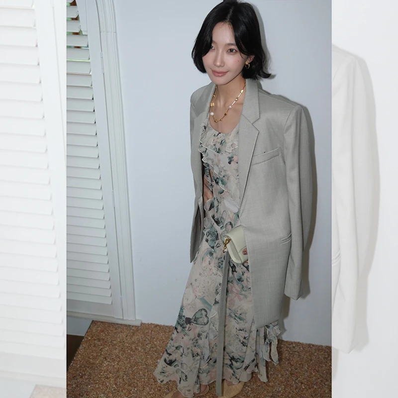 于momo【T0*私服西装】修身显瘦外套女时尚通勤休闲西装QW232021