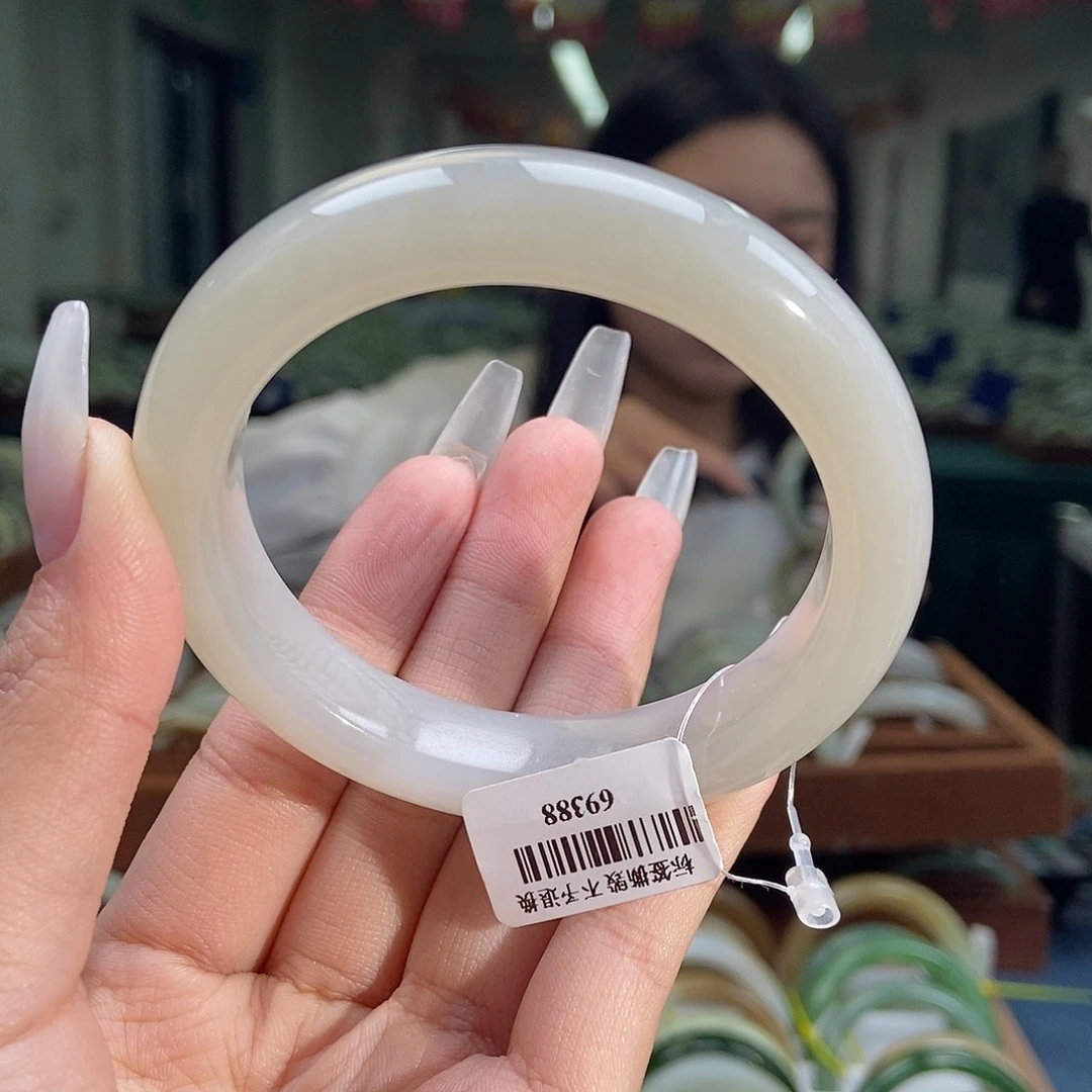 和田玉手镯未镶嵌57