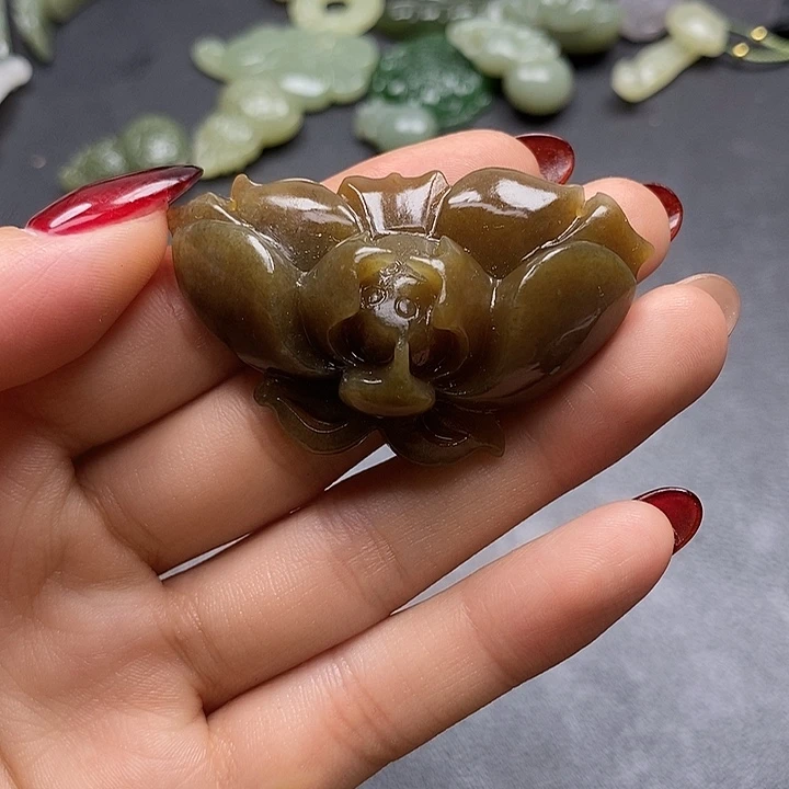 颈饰未镶嵌和田玉