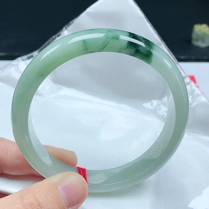 翡翠手镯未镶嵌天然翡翠手镯