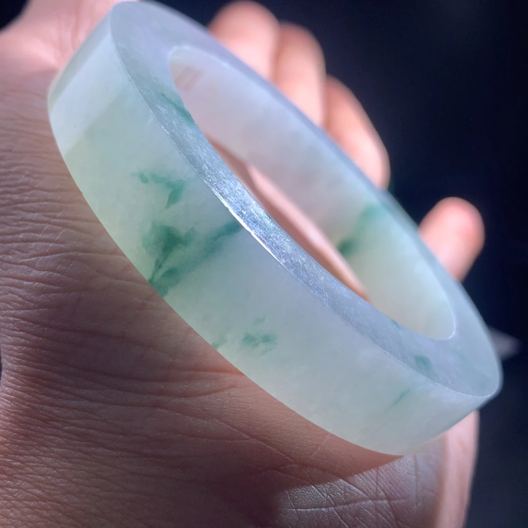 未镶嵌手镯定制翡翠