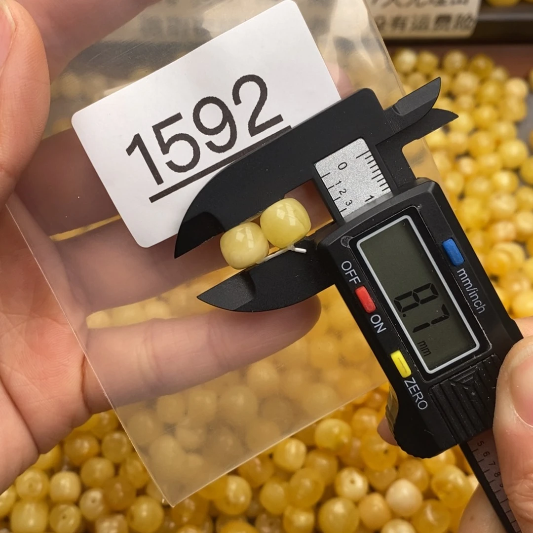 蜜蜡珠宝奇石未镶嵌