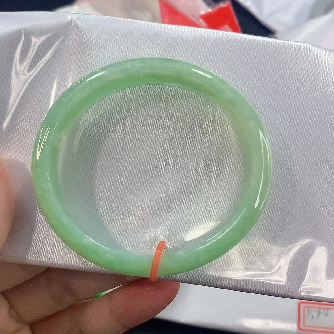 翡翠手镯未镶嵌天然缅甸55