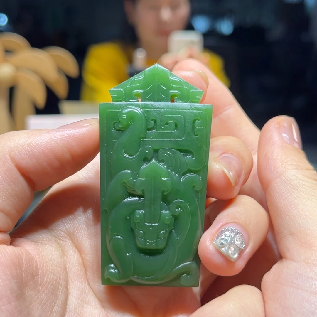和田玉(碧玉)未镶嵌颈饰卍****卍