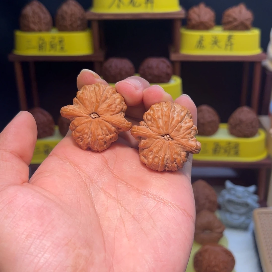 文玩核桃吊坠全品39.5血麒麟