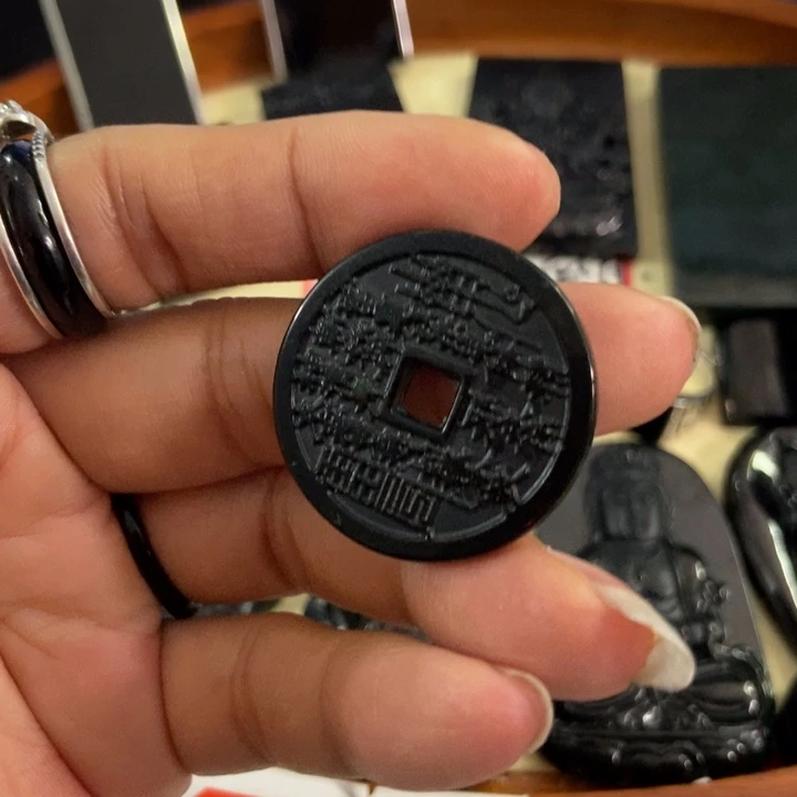 翡翠颈饰未镶嵌晓*墨翠