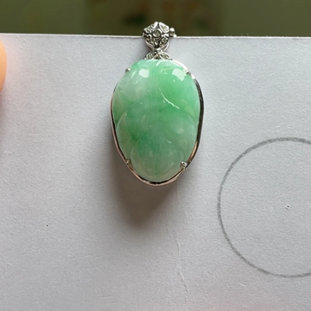 【闪购商品】吊坠(不含链)18K金镶嵌翡翠