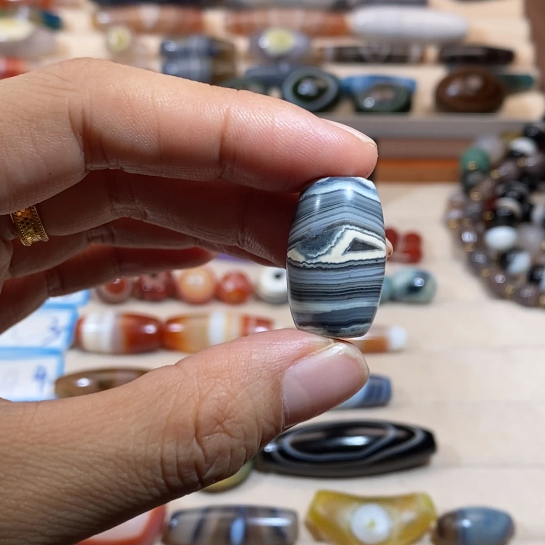 玛瑙/玉髓颈饰合金中**乐