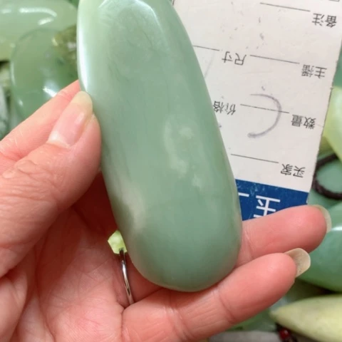 蛇纹石玉手把件未镶嵌