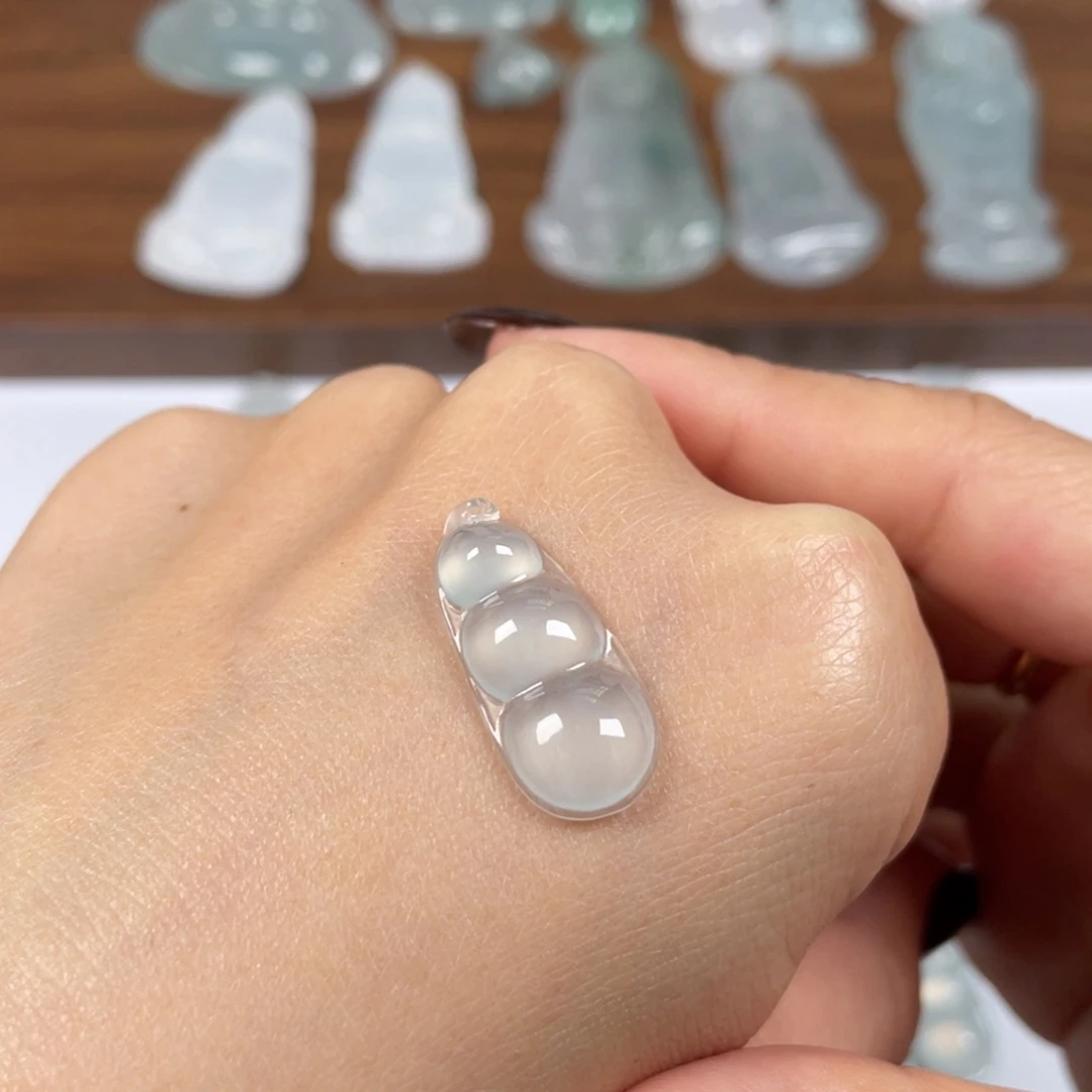 翡翠裸石福利冰种起光福豆