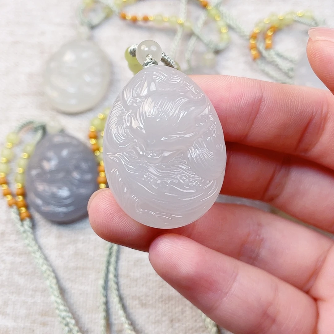 刘***淼和田玉未镶嵌吊坠(赠链)