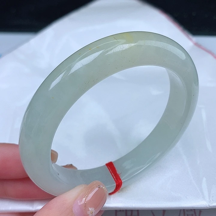 翡翠手镯未镶嵌天然