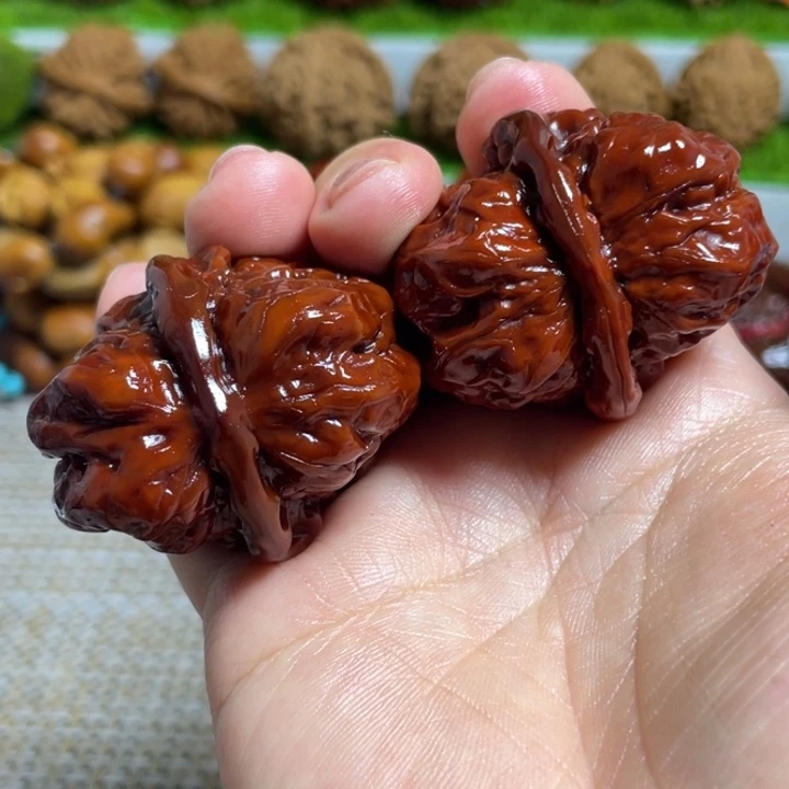 文玩核桃把件四开背蛤蟆