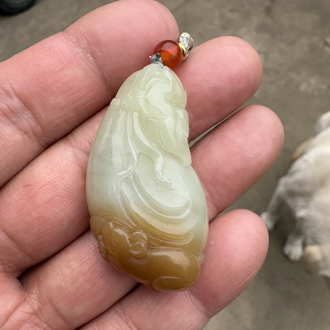 新疆和田玉且末糖白手工精雕生肖老鼠钱袋送福玉佩吊坠挂件