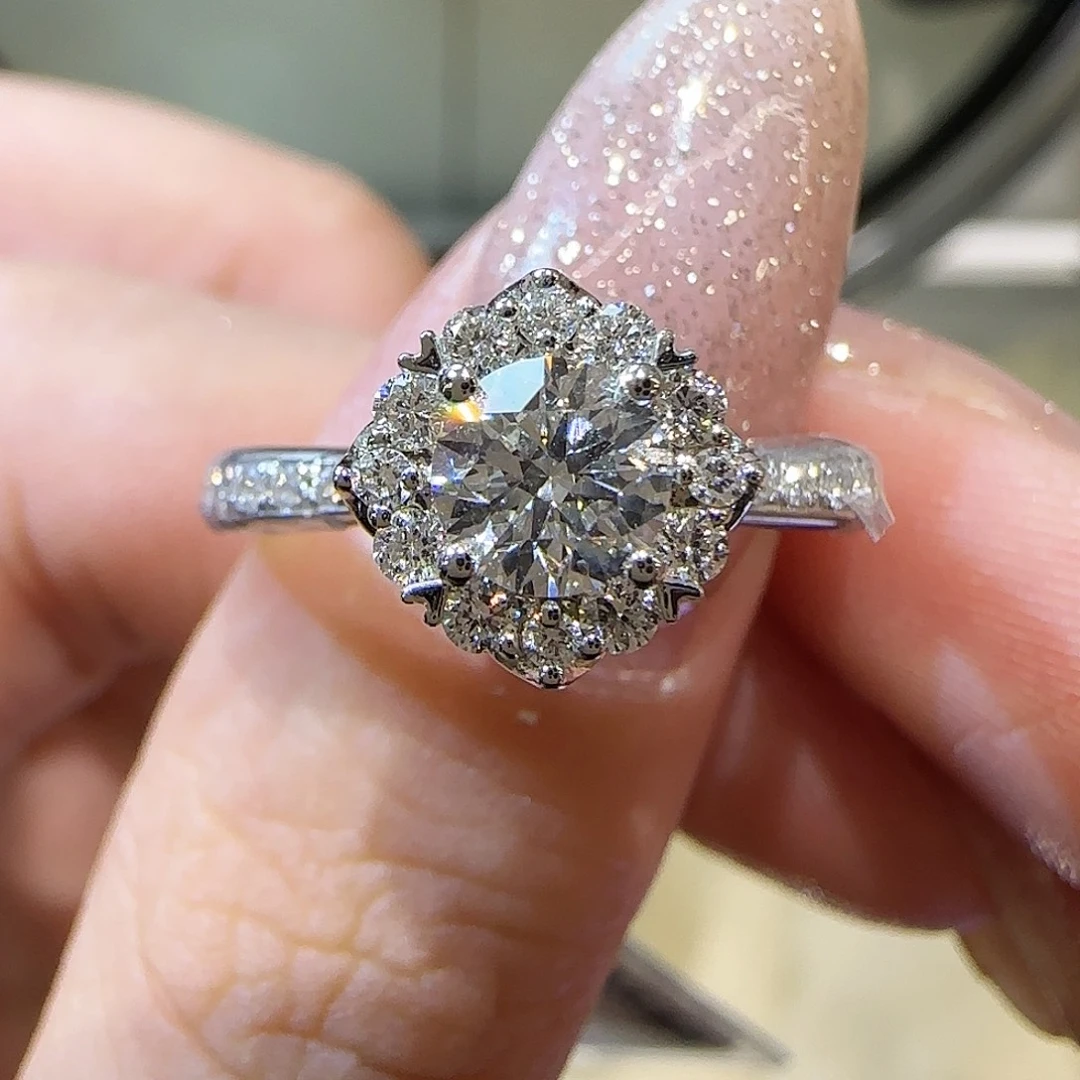 18K金镶嵌实验室培育钻石灿若星辰50分