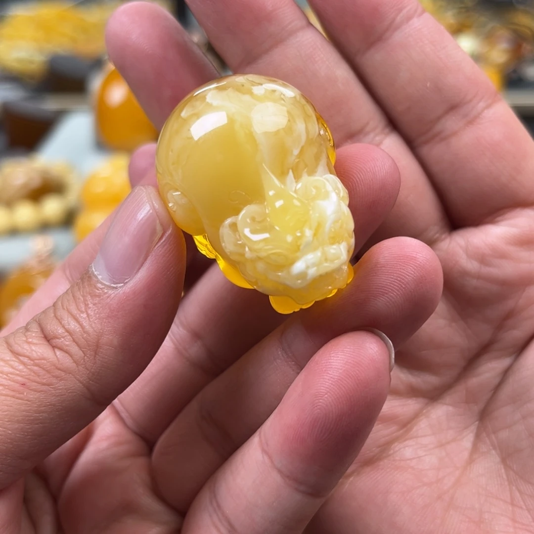 蜜蜡未镶嵌珠宝奇石