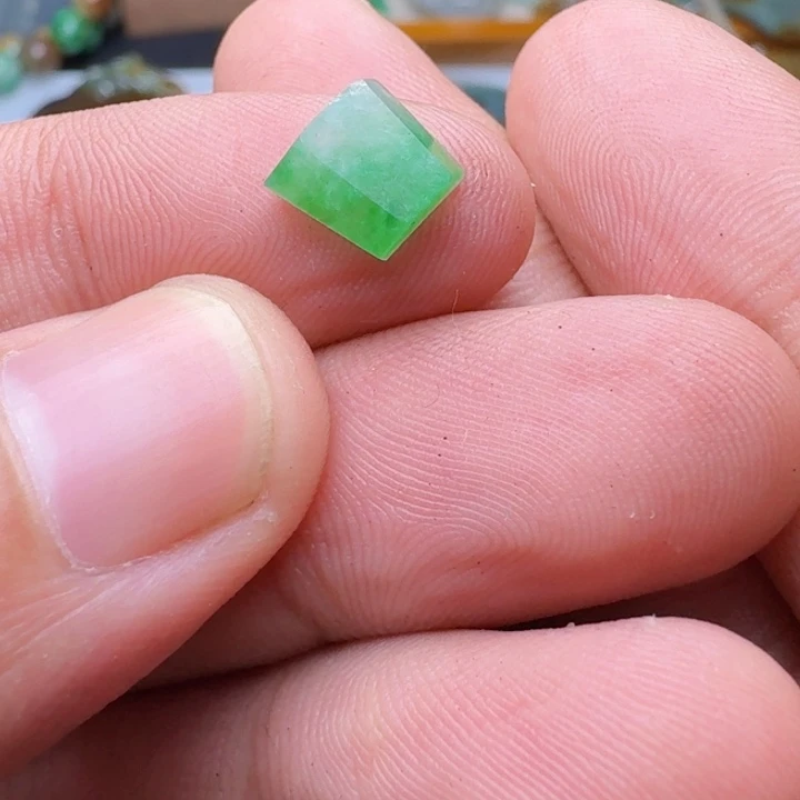 定制翡翠未镶嵌不包工