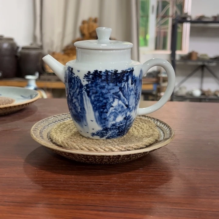 珍***惜手绘茶壶一个配杯托