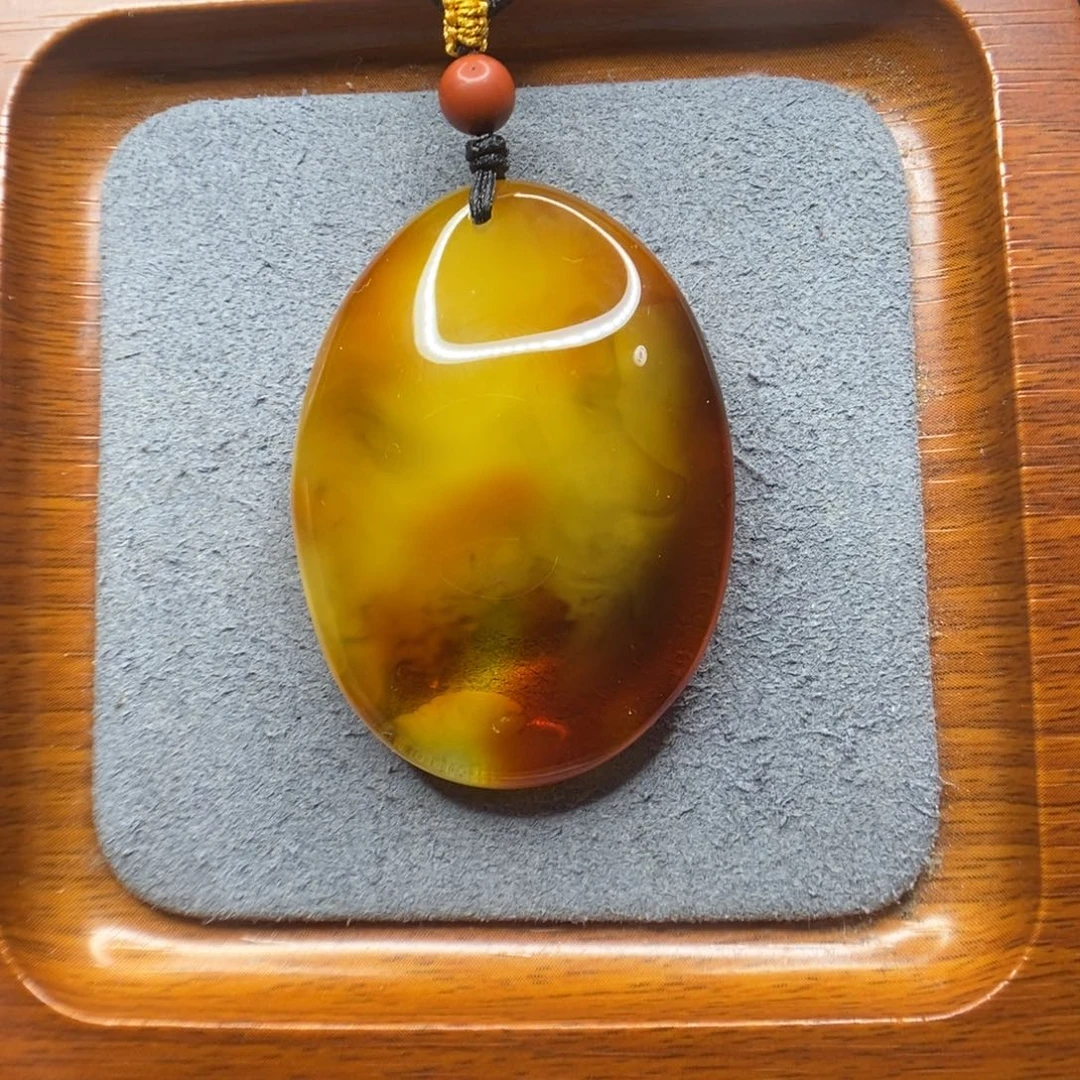 酱****蜜蜡未镶嵌颈饰郎