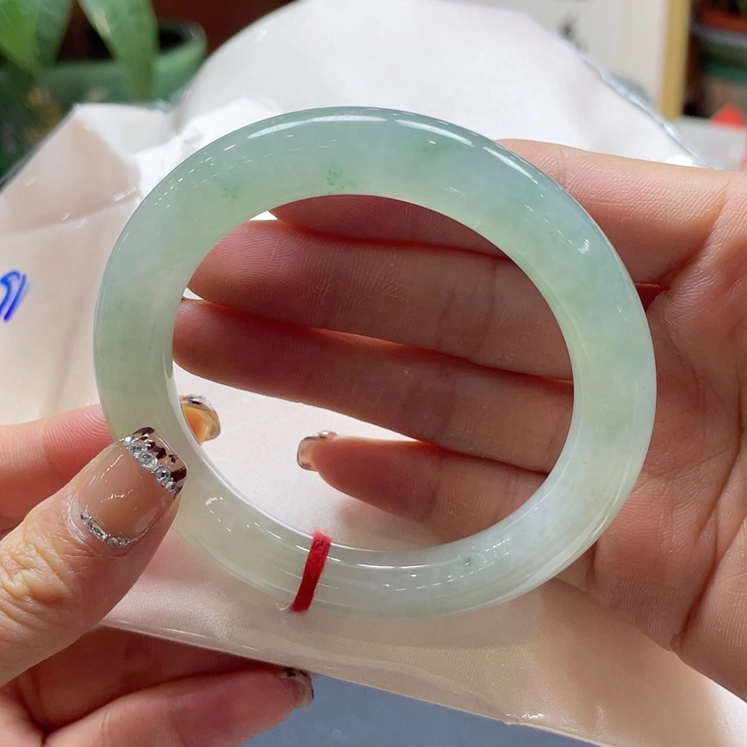 翡翠未镶嵌手镯6 号