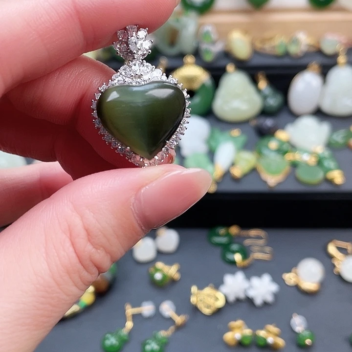 颈饰未镶嵌和田玉