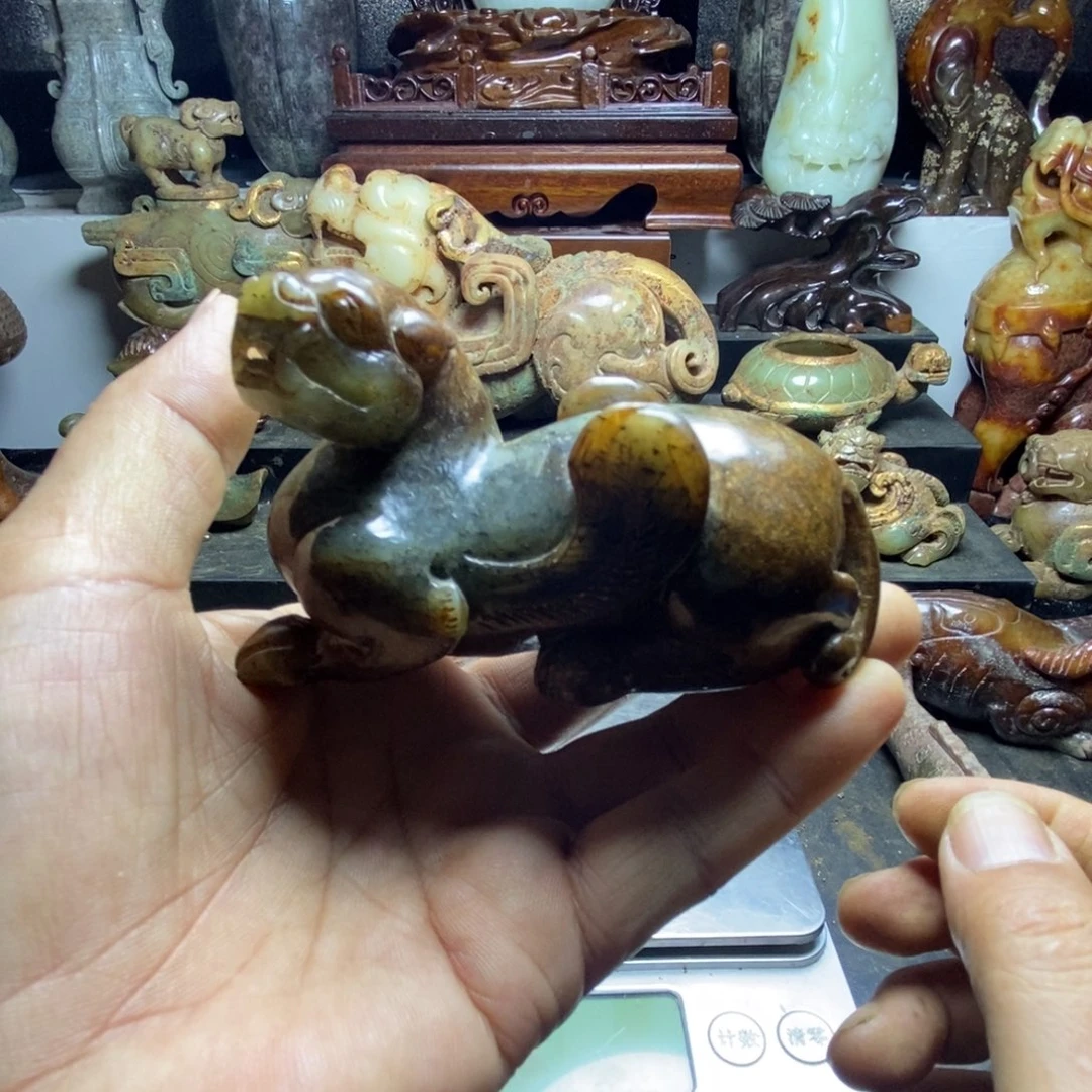 和田玉未镶嵌把件