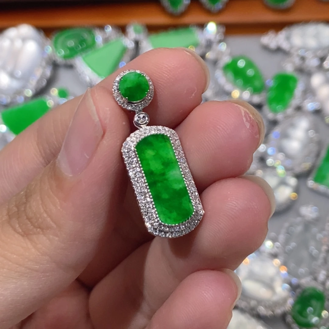 翡翠18K金镶嵌颈饰天然缅甸A货翡翠