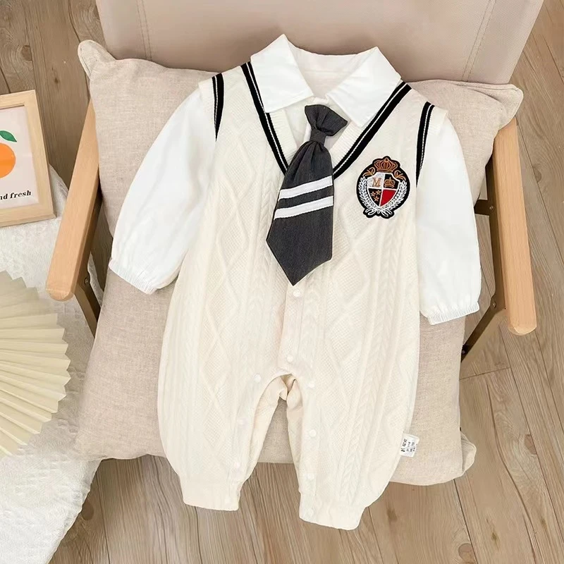 婴儿衣服春装连体衣男宝宝超萌学院风满月百天哈衣秋季外出爬爬服