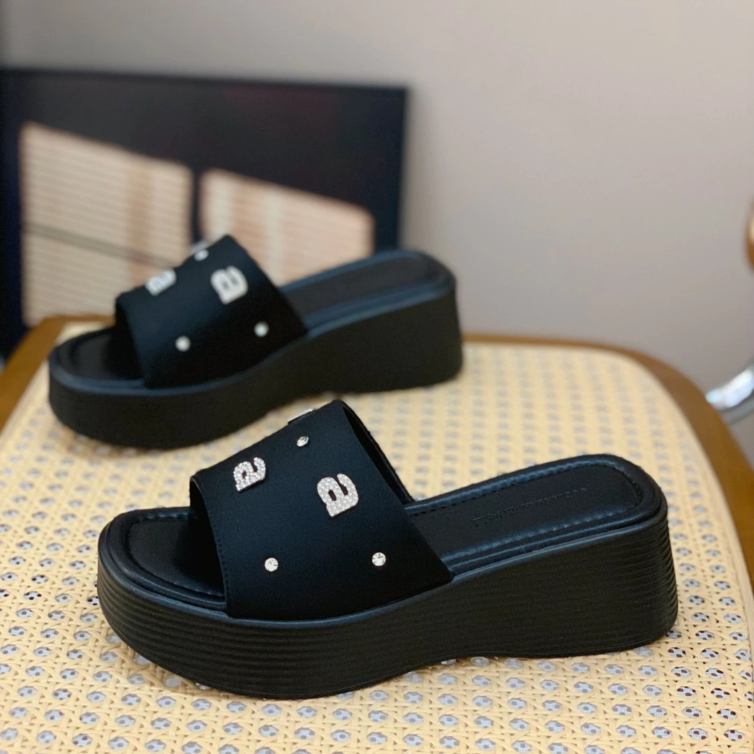 6CM松糕厚底小个子外穿拖鞋女2025夏季新款黑色简约百搭水钻凉拖