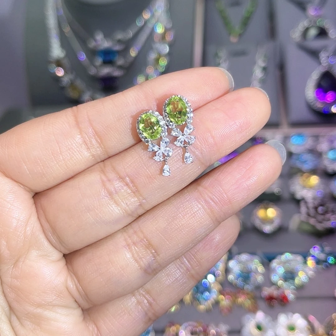 【闪购商品】橄榄石耳饰银S925镶嵌