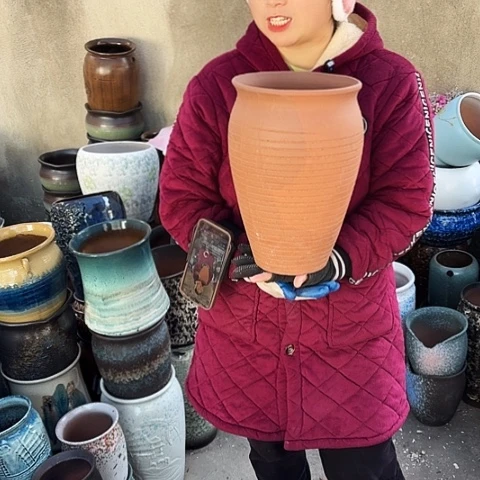 口20高31瑕疵底部鼓包。