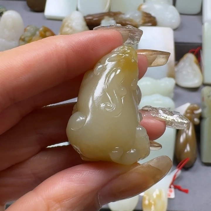 和田玉颈饰未镶嵌我***星