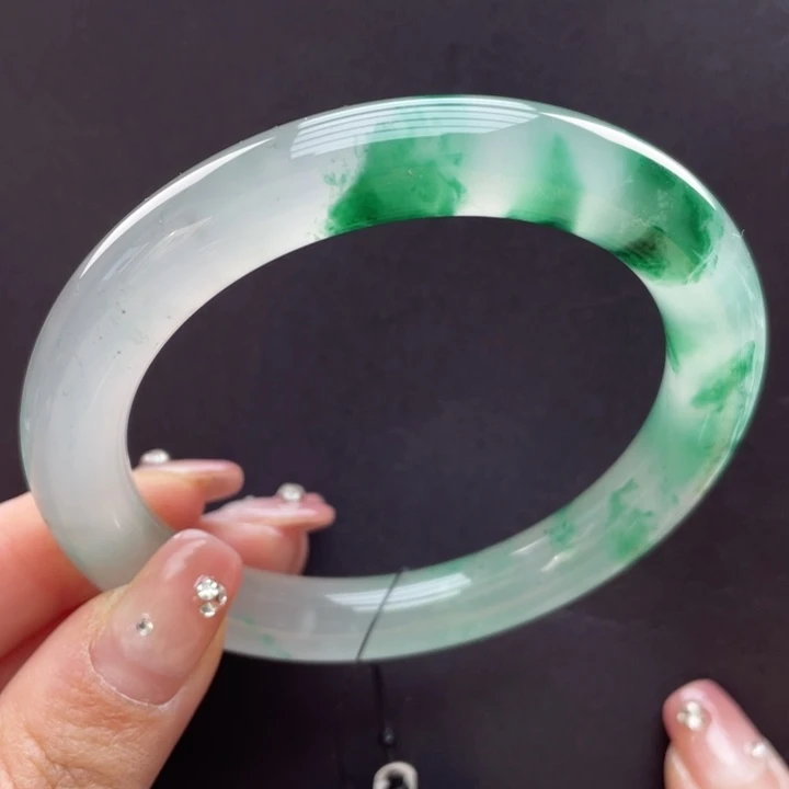 未镶嵌手镯石英质玉