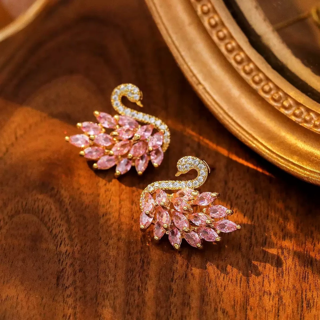 铜合金合成锆石耳饰 粉色气质轻奢时尚百搭精致优雅耳钉