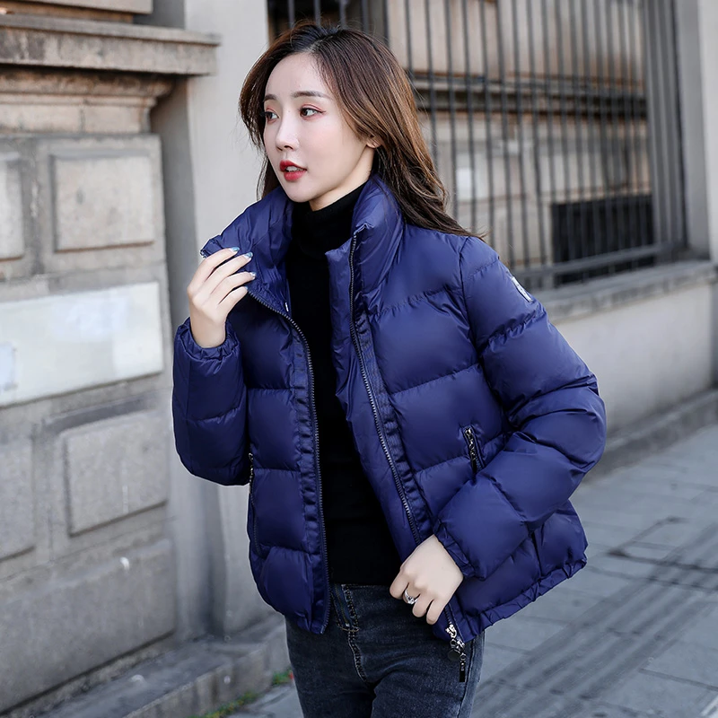 克莱因蓝短款白鸭绒羽绒服女2025新款小个子显瘦冬季轻便鸭绒外套