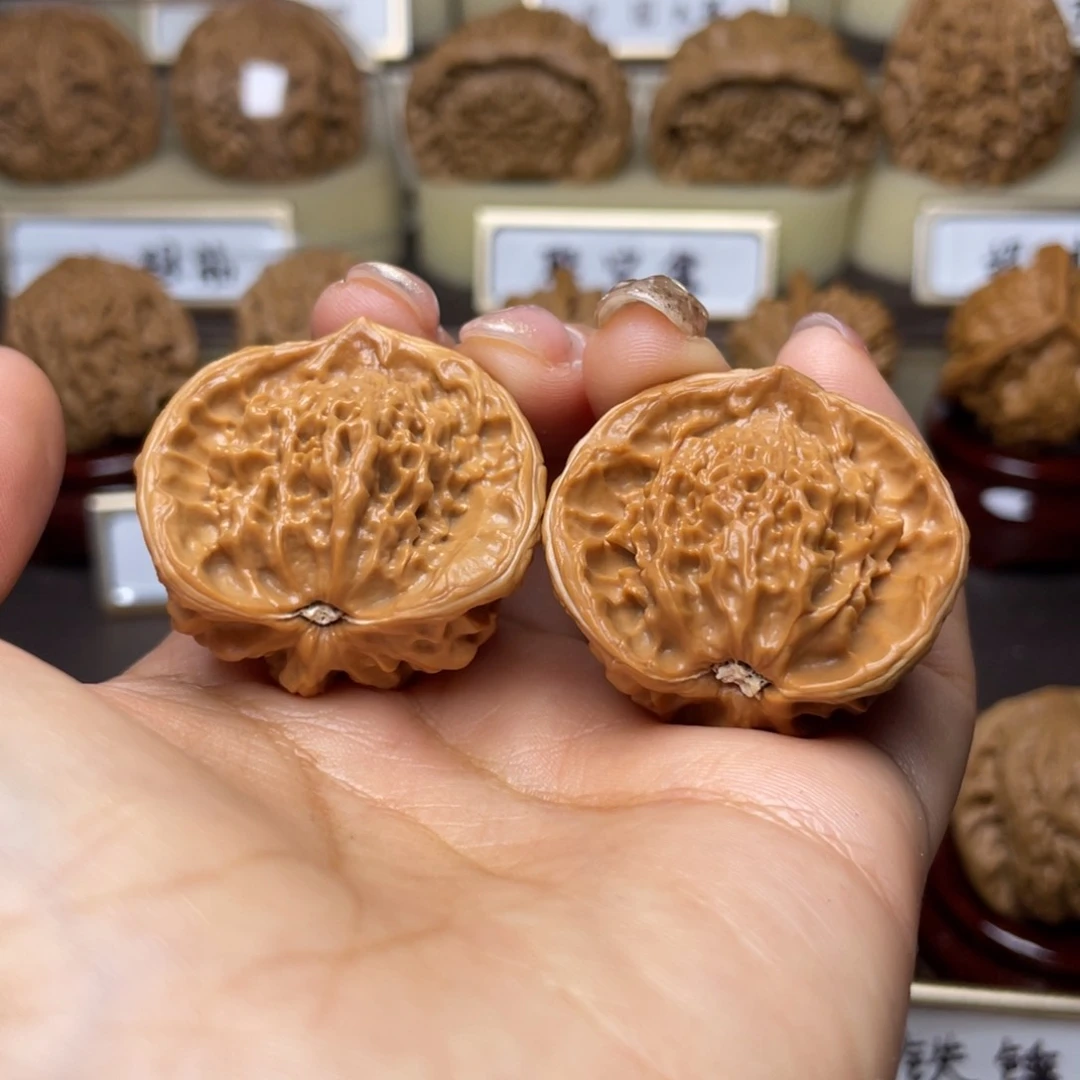 文玩核桃把件流**彩蛇王34左右