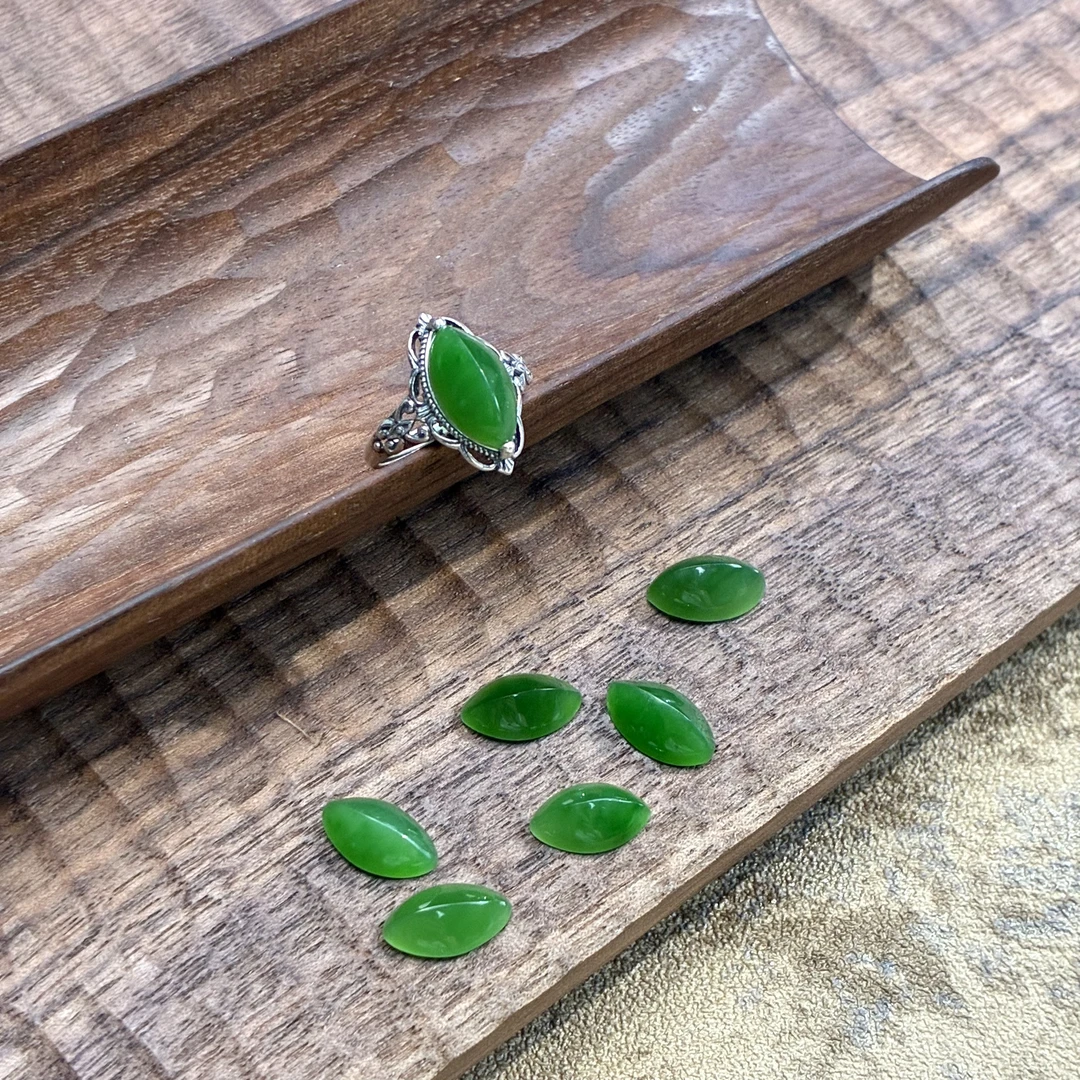 D611|和田玉银S92镶嵌 俄料碧玉刻雕银戒多样性发一 色标无黑点