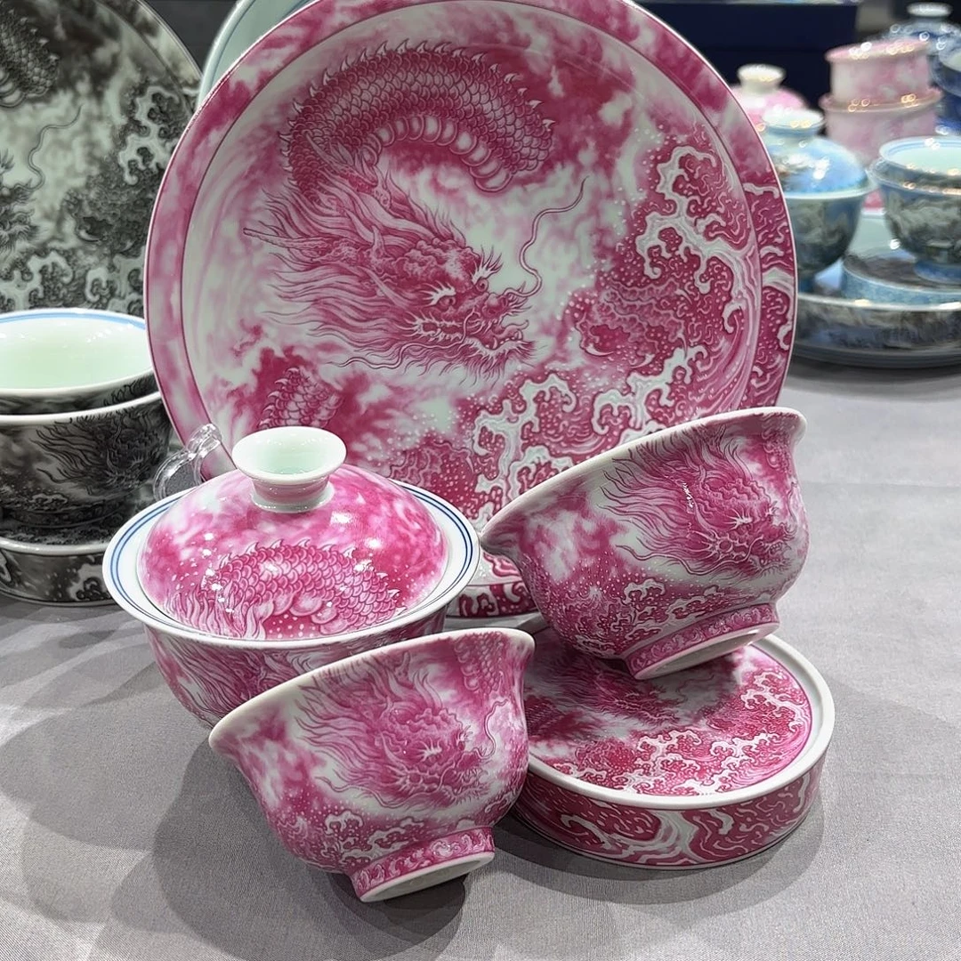 瓷片景德镇瓷器精品陈列