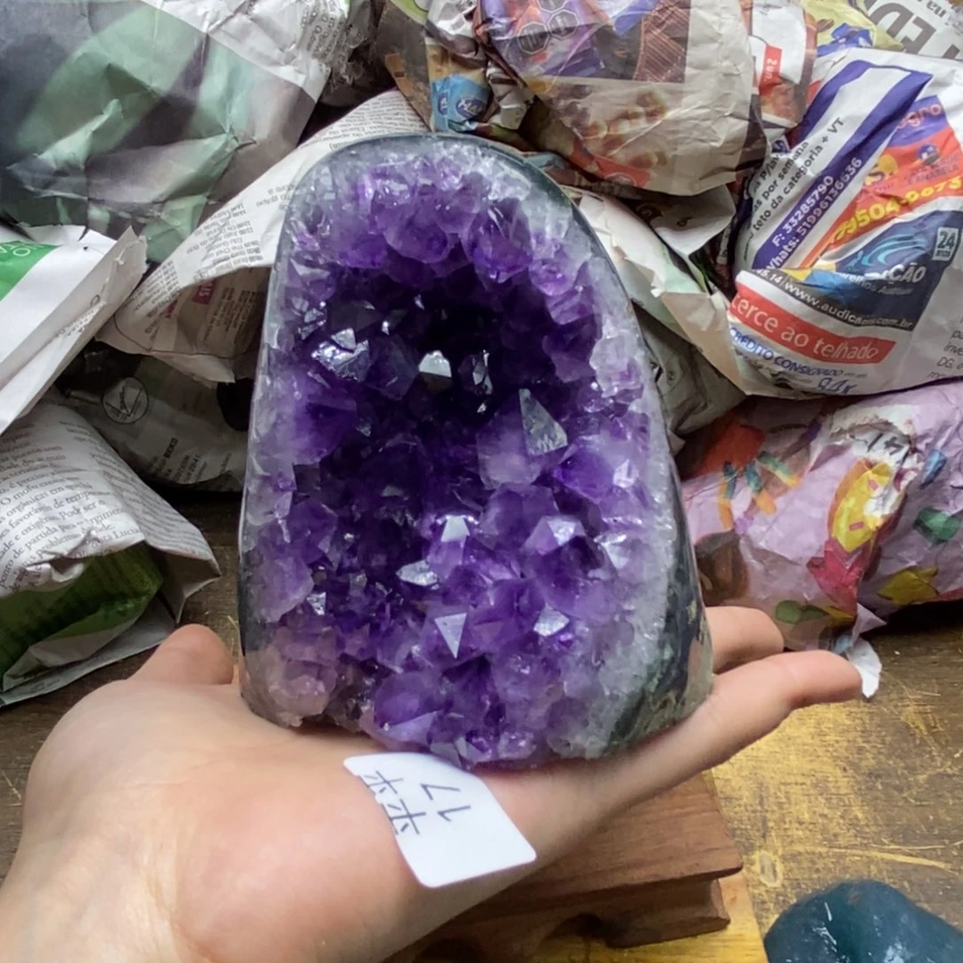 紫晶乌拉圭未镶嵌