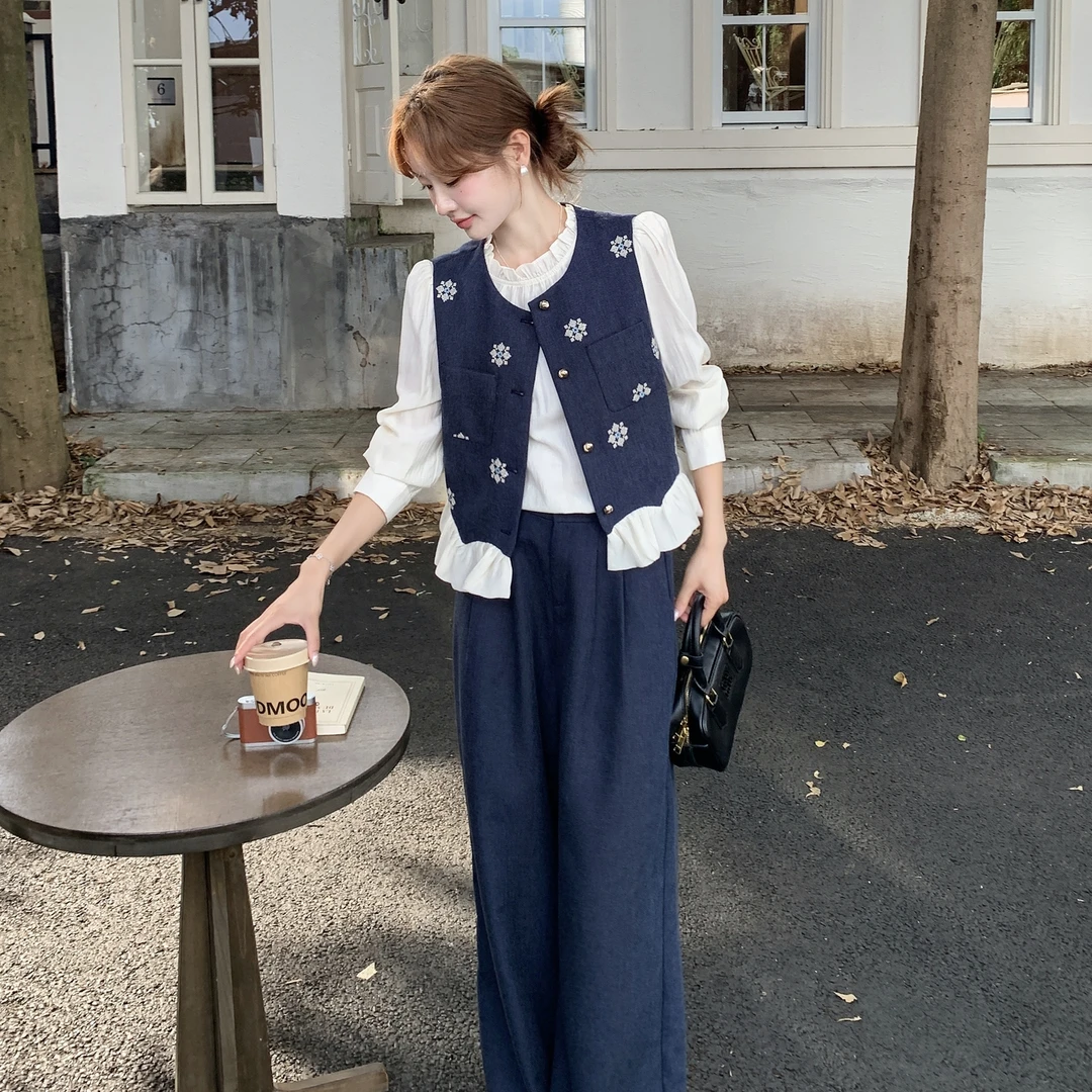 韩系温柔风穿搭套装女秋季2025新款气质刺绣马甲衬衫阔腿裤三件套