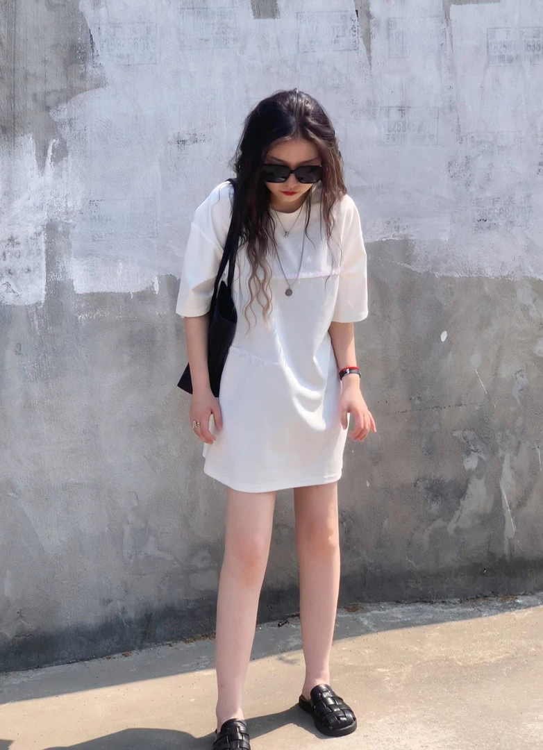 【HEYUT禾予棠】2025夏时尚韩版亮片拼接连衣裙 宽松显瘦小众慵懒风