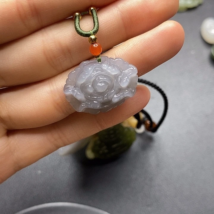 颈饰未镶嵌和田玉时**美
