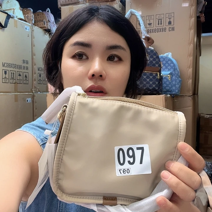 PVC包包包包吧包包吧