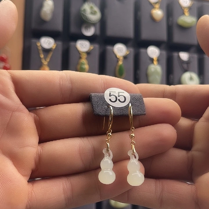 *****和田玉未镶嵌耳饰