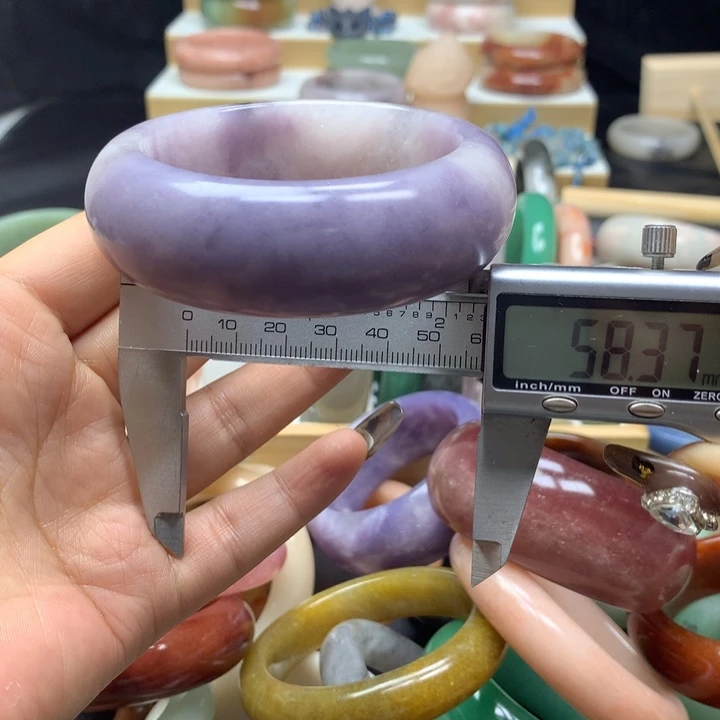 未镶嵌手镯石英质玉