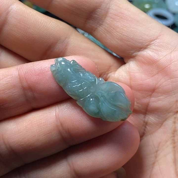 翡翠未镶嵌颈饰天然缅甸翡翠A货金鱼吊坠微瑕