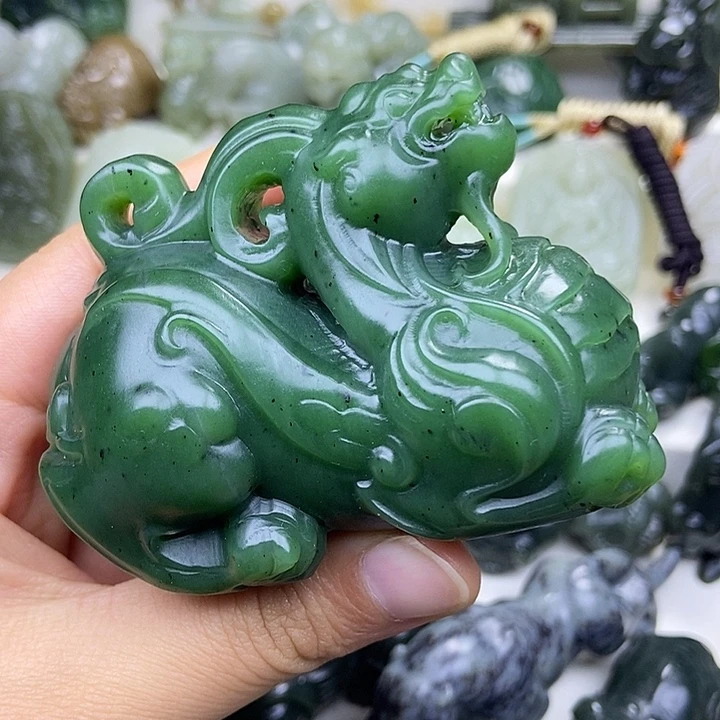 用***9和田玉未镶嵌颈饰